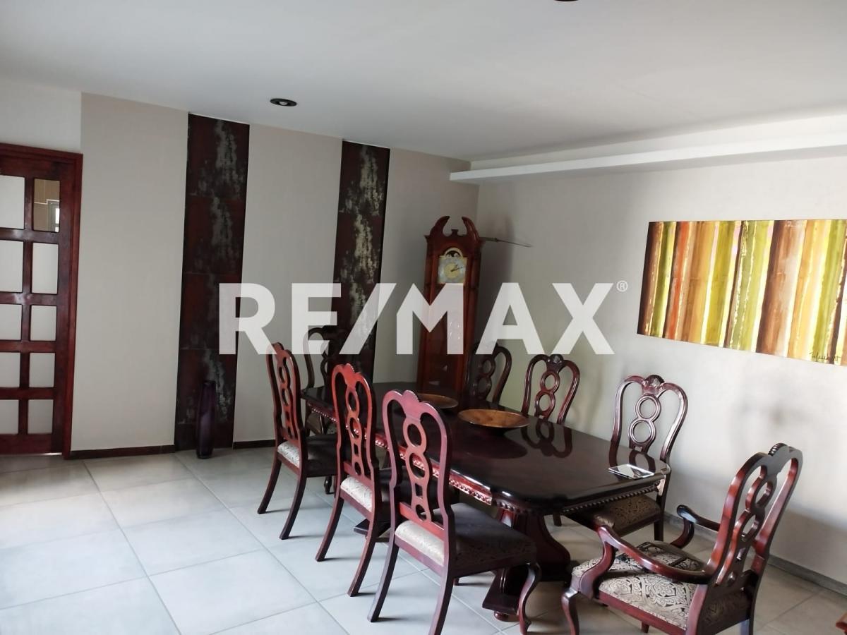 CASA EN VENTA PRIVADA JURIQUILLA - (34)