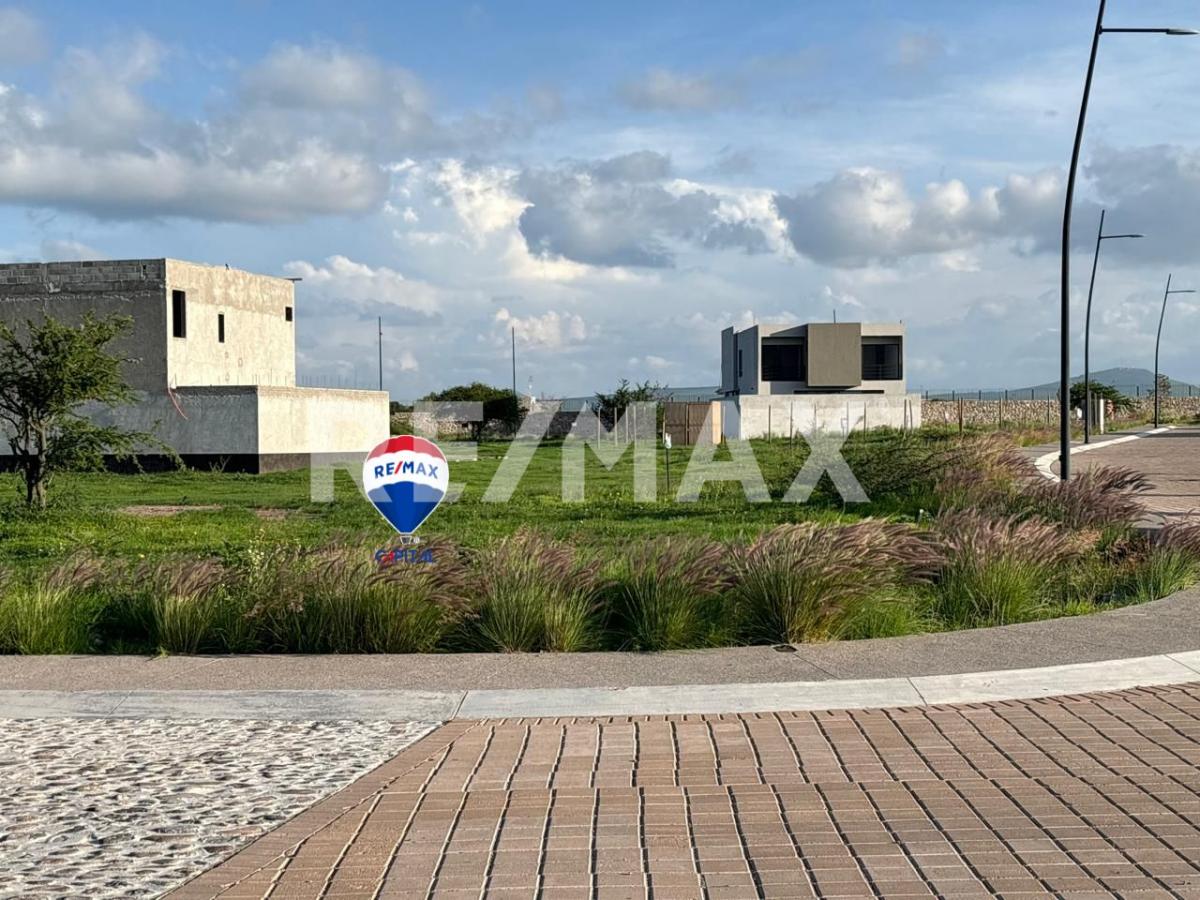 TERRENO EN VENTA EN LOMAS DEL CAMPANARIO NORTE - (34)