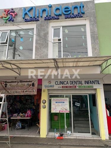 Consultorio - Comercial en Renta