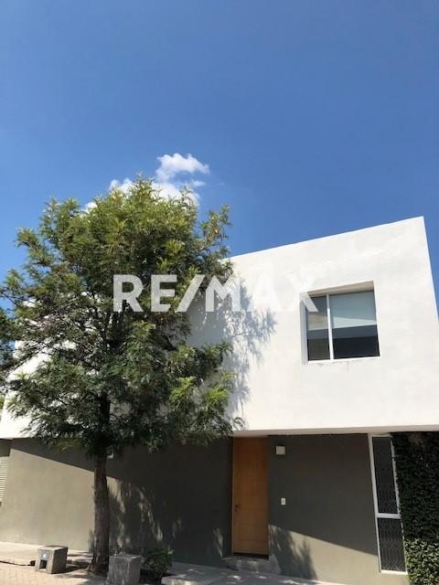 CASA EN RENTA EN JURIQUILLA SANTA FÉ - (34)