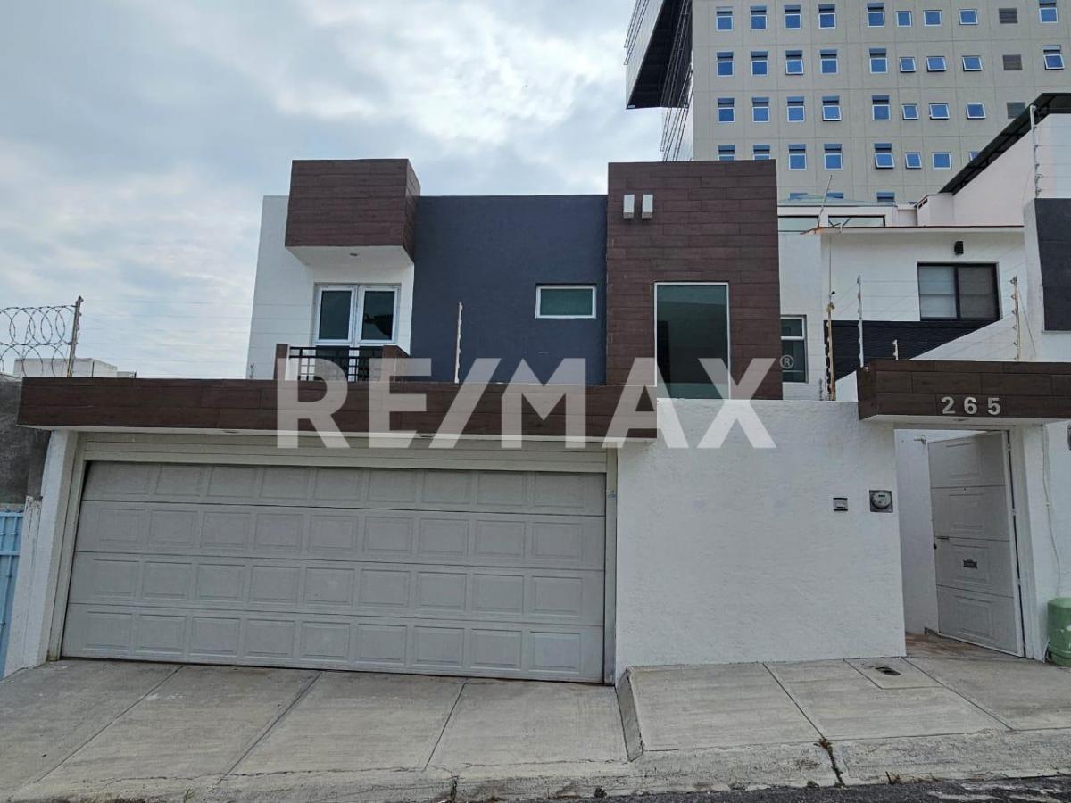 CASA EN VENTA EN COLINAS DEL CIMATARIO - (34)