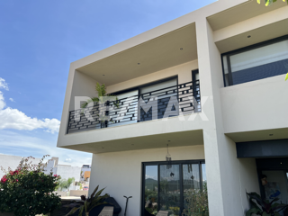 CASA EN VENTA EN CUMBRES DEL LAGO - (34)