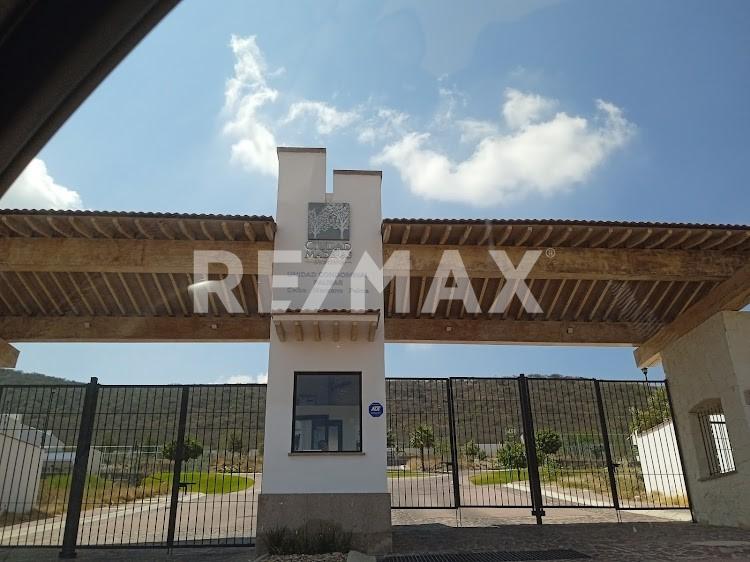 TERRENO EN VENTA EN CIUDAD MADERAS MONTAÑA - (34)