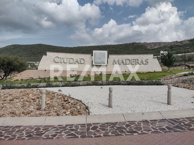 TERRENO EN VENTA EN CIUDAD MADERAS MONTAÑA - (34)