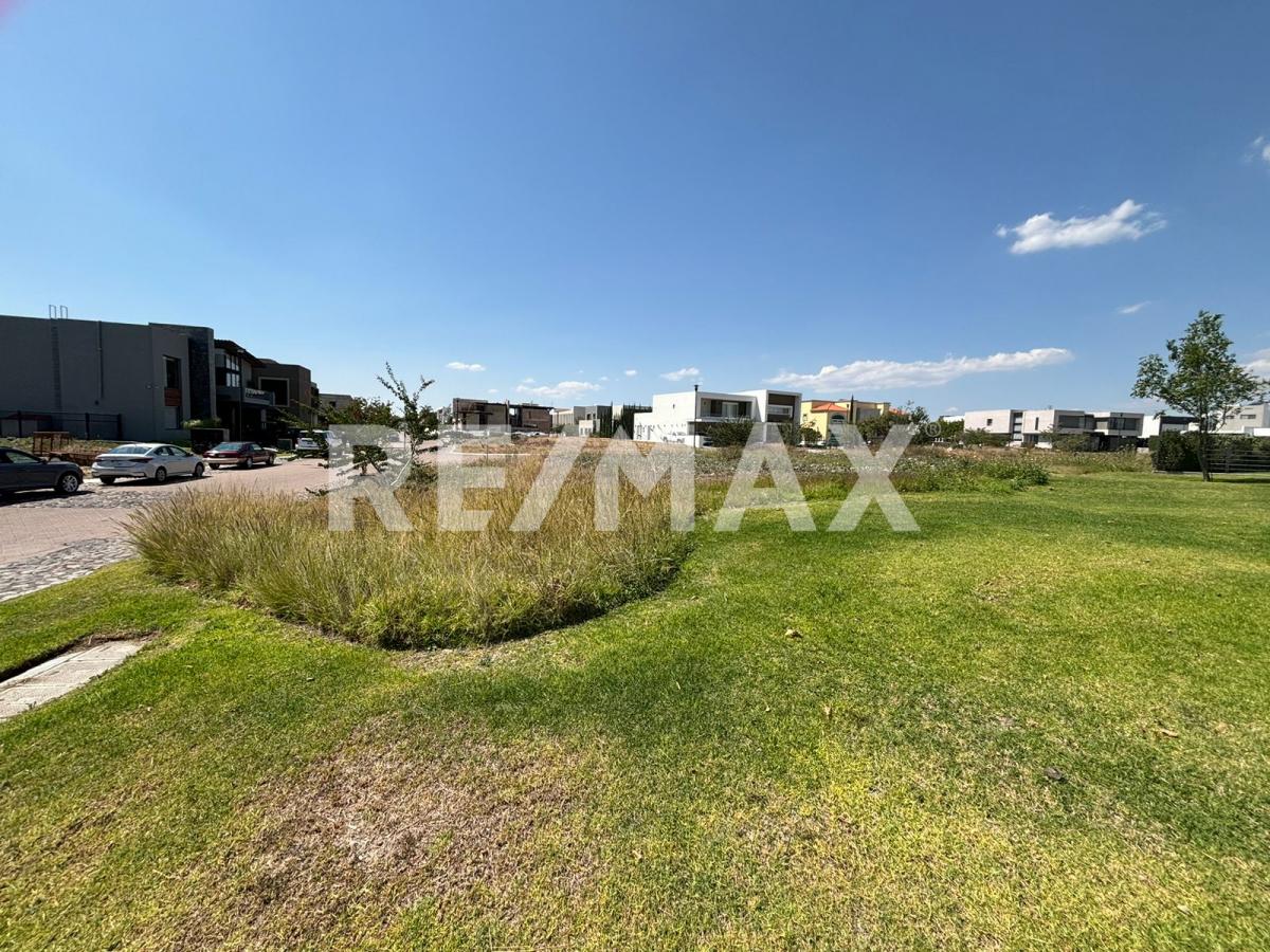 TERRENO EN VENTA EN EL CAMPANARIO - (34)