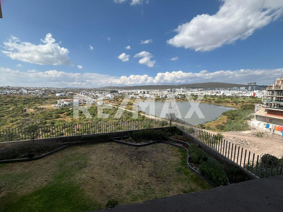 DEPARTAMENTO AMUEBLADO EN RENTA EN FRAY JUNIPERO CANTERAS - (34)