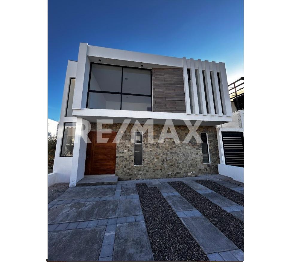 CASA EN VENTA EN BIO GRAND JURIQUILLA - (34)