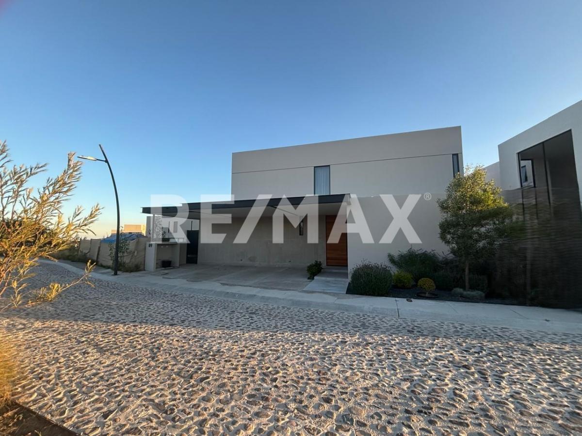 CASA EN VENTA EN CONDOMINIO EL CAMPANARIO NORTE - (34)