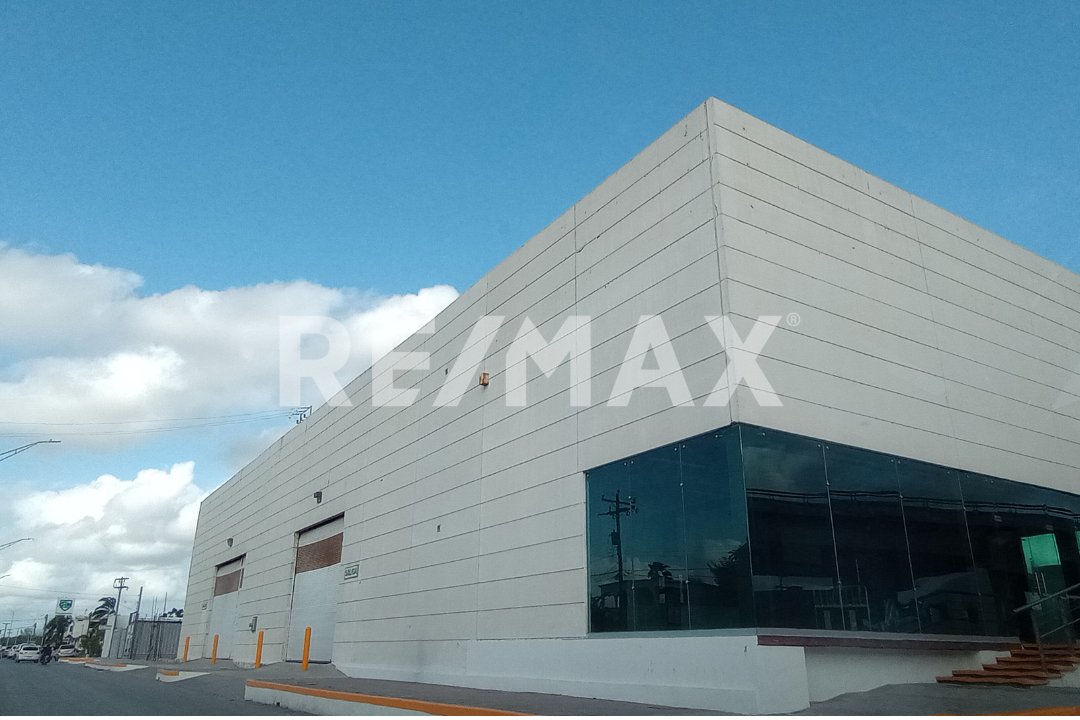 RENTAL Warehouse on Manuel Cavazos Lerma Street