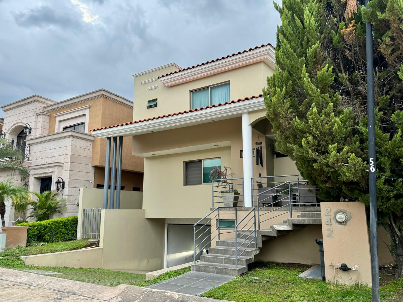 Casa en Venta en SAN AGUSTIN, Tlajomulco de Zúñiga - foto 2 de 39