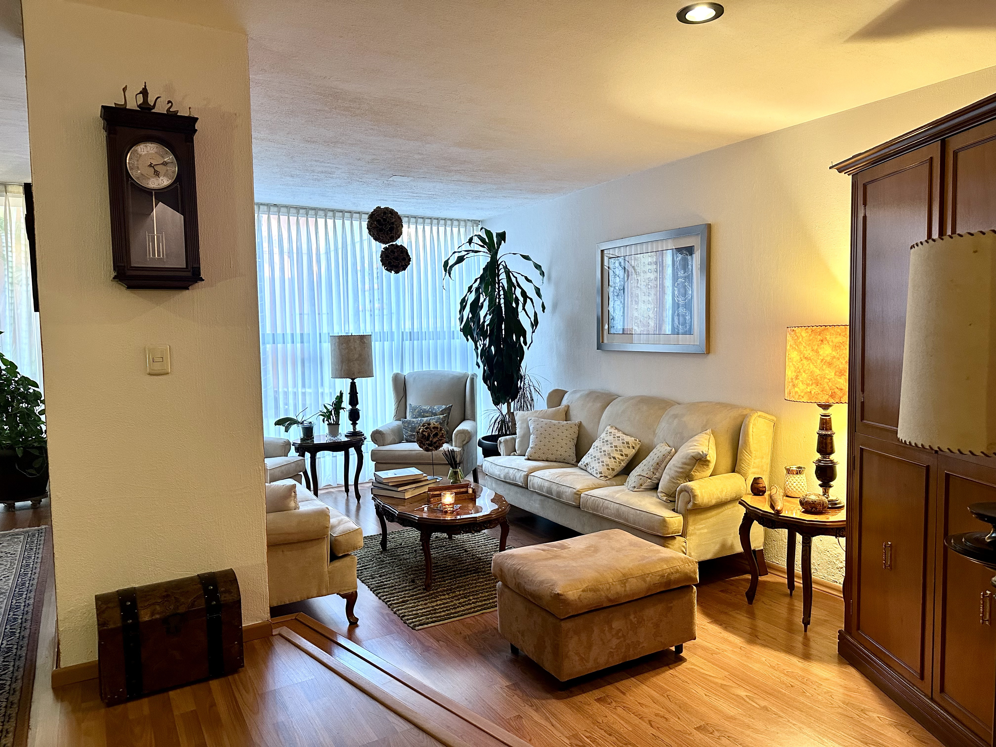 Casa en Venta Jardines de la Patria  en LA PATRIA UNIVERSIDAD, Zapopan - foto 4 de 37