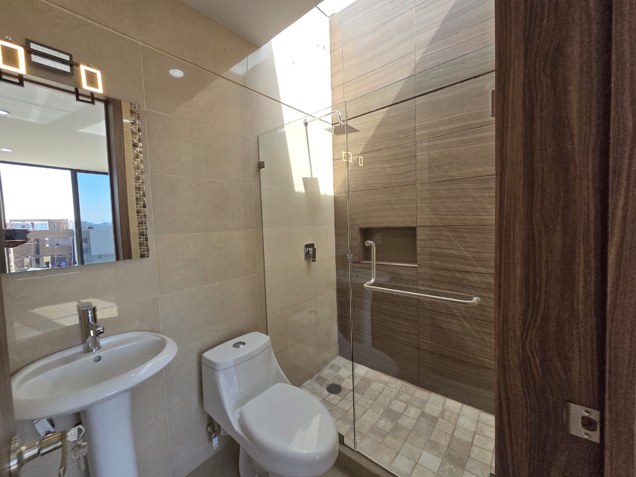 VENTA CASA PONTEVEDRA CAPITAL NORTE 79 en Fraccionamiento Valle Imperial, Zapopan - foto 21 de 46