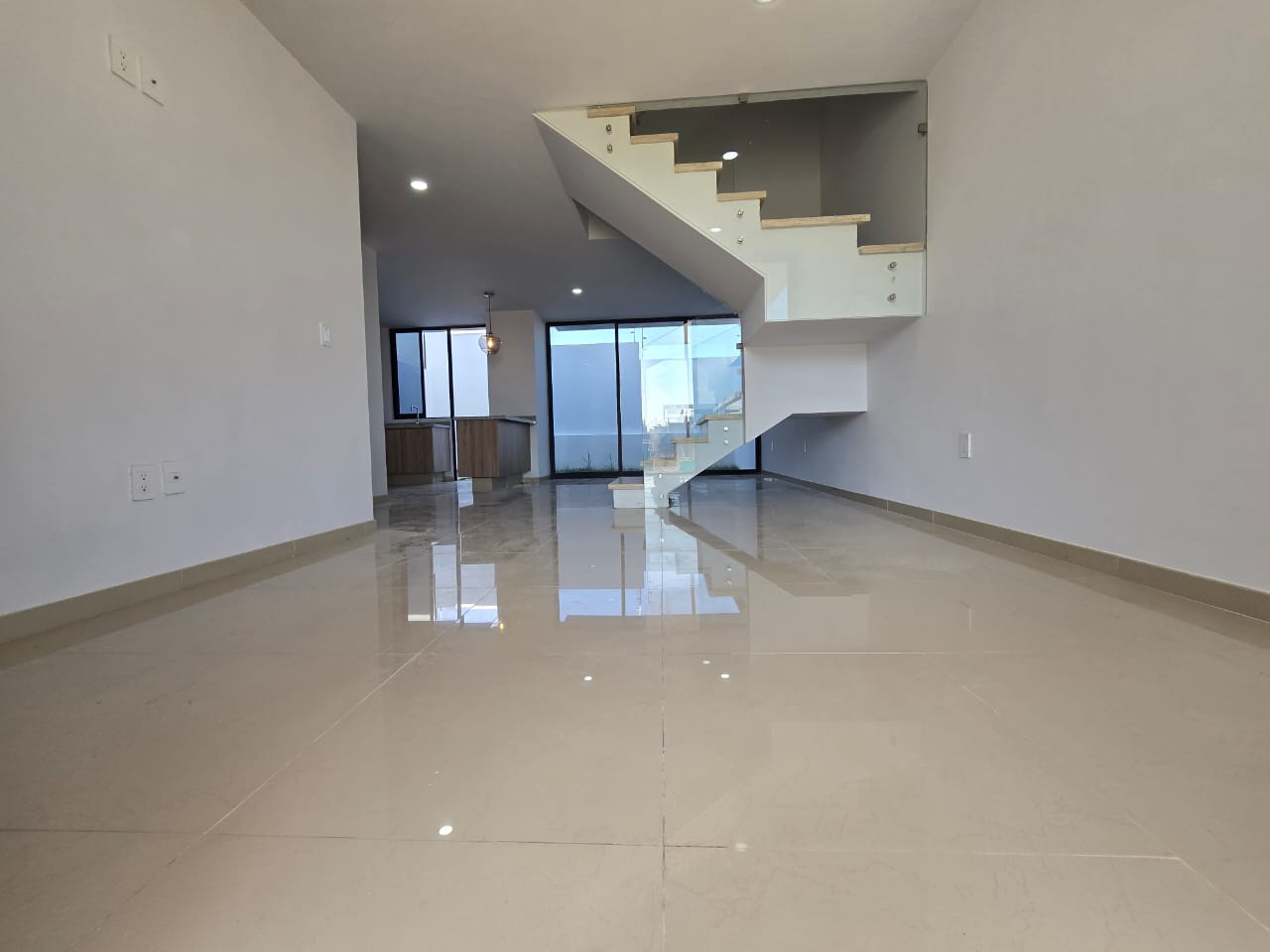 VENTA CASA PONTEVEDRA CAPITAL NORTE 79 en Fraccionamiento Valle Imperial, Zapopan - foto 2 de 46