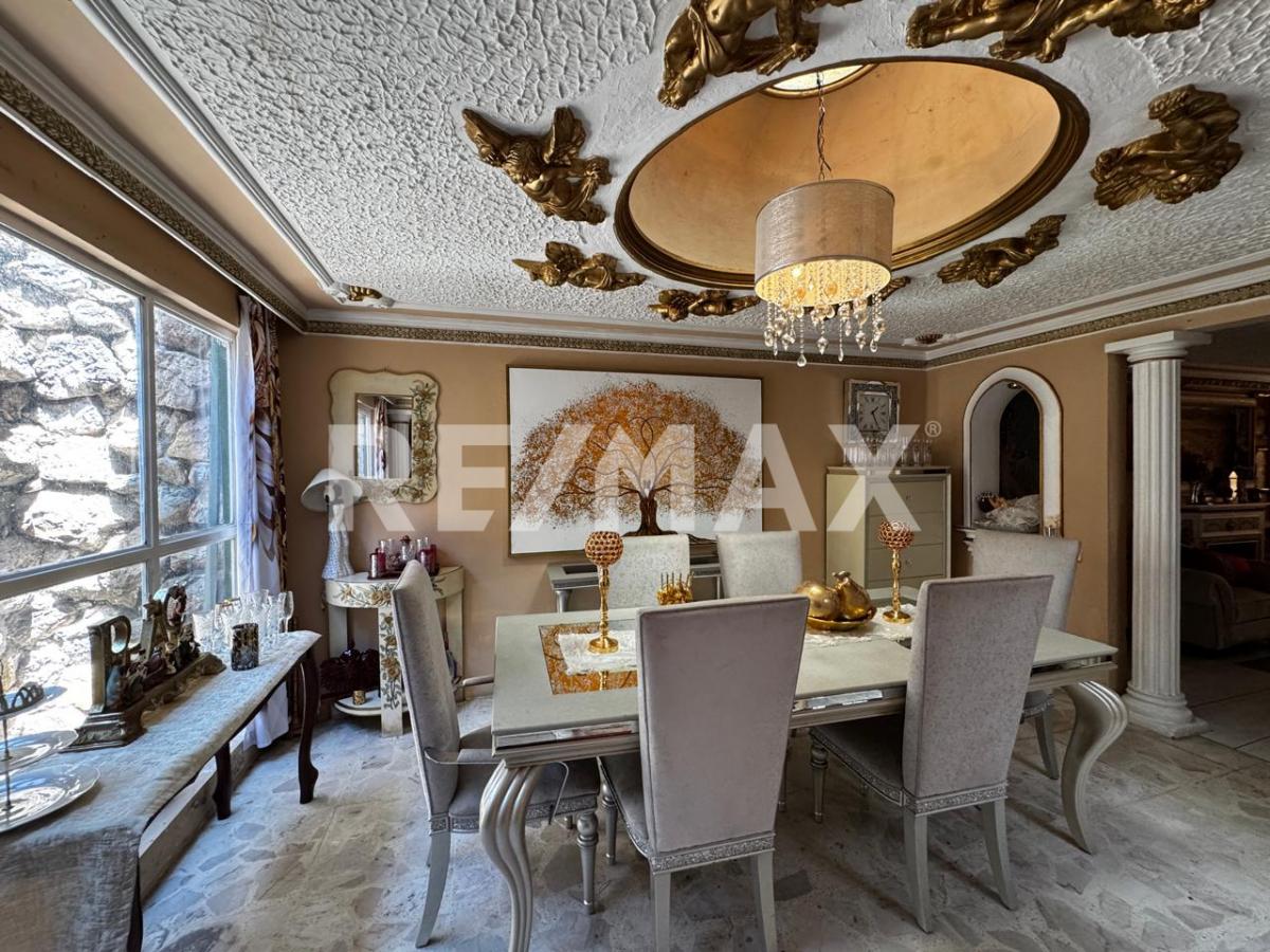 Casa en Venta en Lomas Universidad
