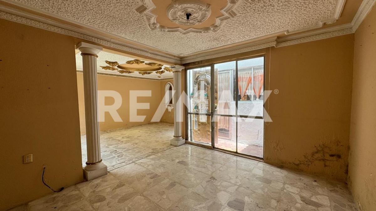 Casa en Venta en Lomas Universidad
