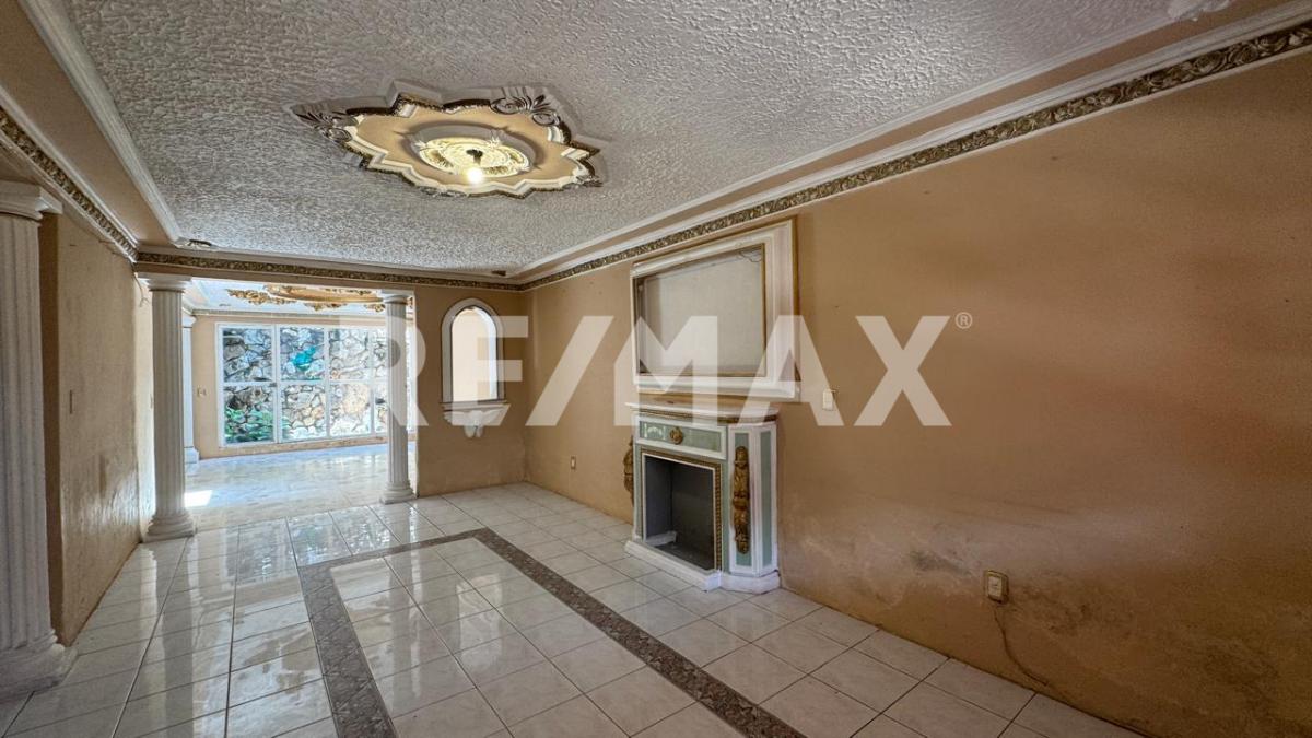 Casa en Venta en Lomas Universidad