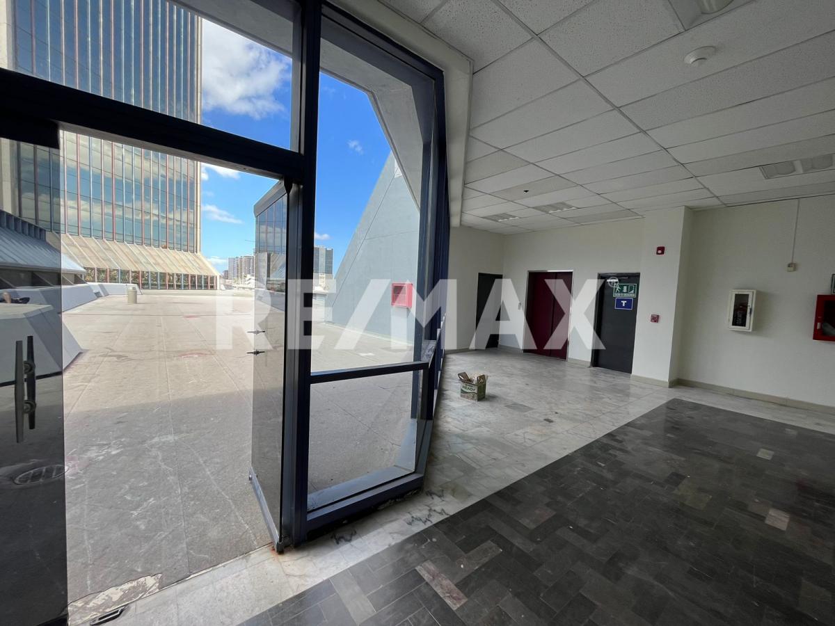 OFICINA EN RENTA DE 980 M2, EN LAS TORRES, BLVD. AGUA CALIENTE, TIJUANA