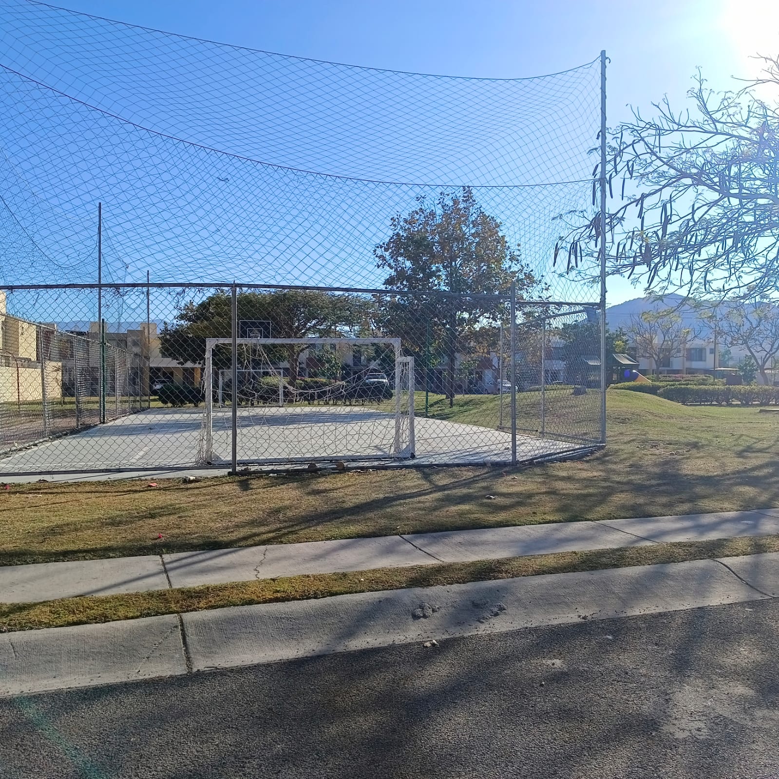 Casa en Venta  en SAN MIGUEL RESIDENCIAL, Tlajomulco de Zúñiga - foto 19 de 46