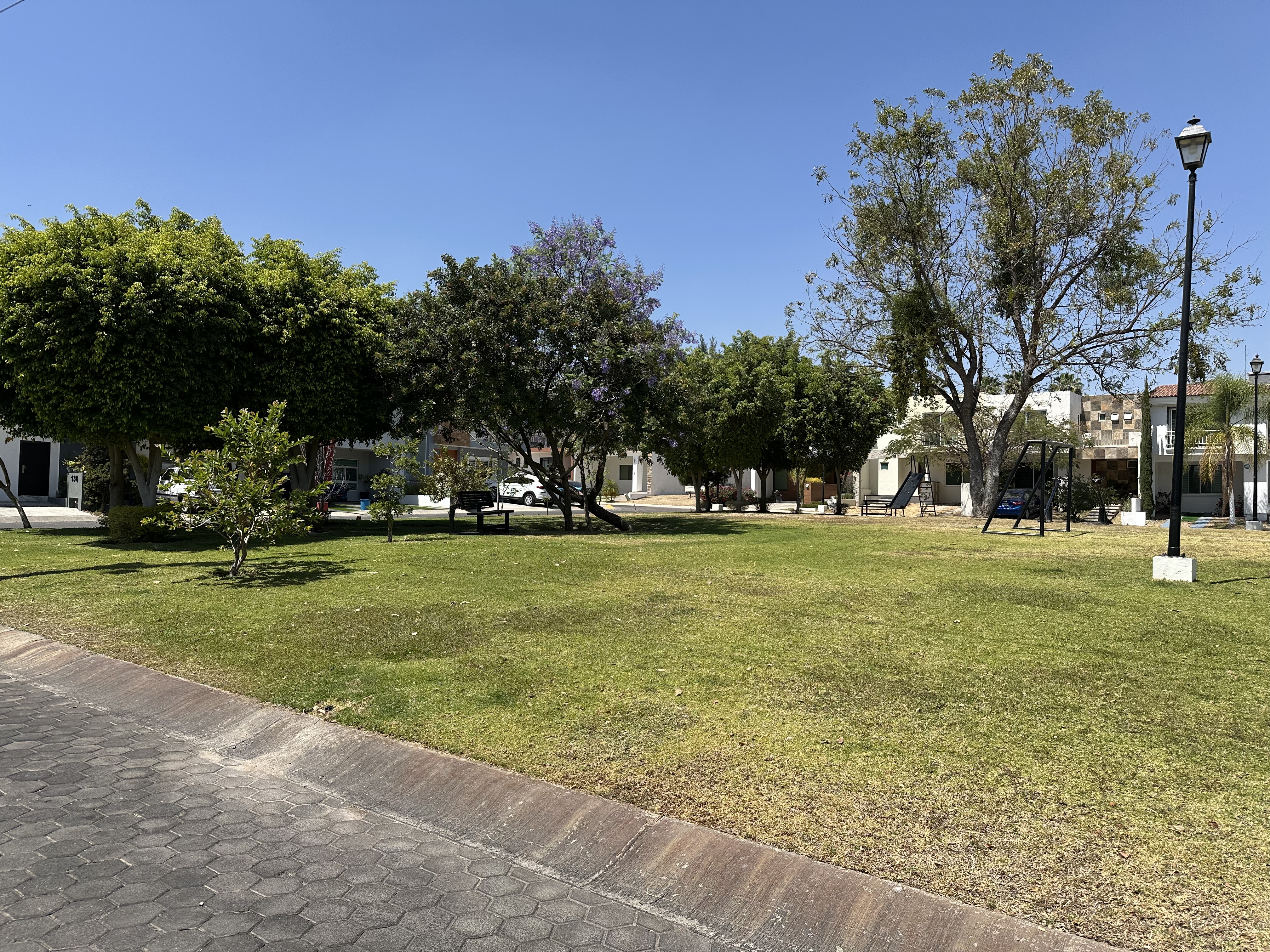 Casa en Venta en Casa Fuerte  en Fraccionamiento El Alcázar (Casa Fuerte), Tlajomulco de Zúñiga - foto 35 de 42