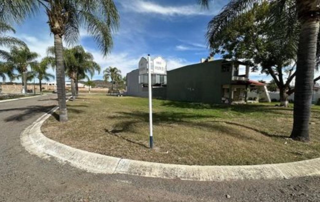 TERRENO EN VENTA  en Cajititlán, Tlajomulco de Zúñiga - foto 2 de 23