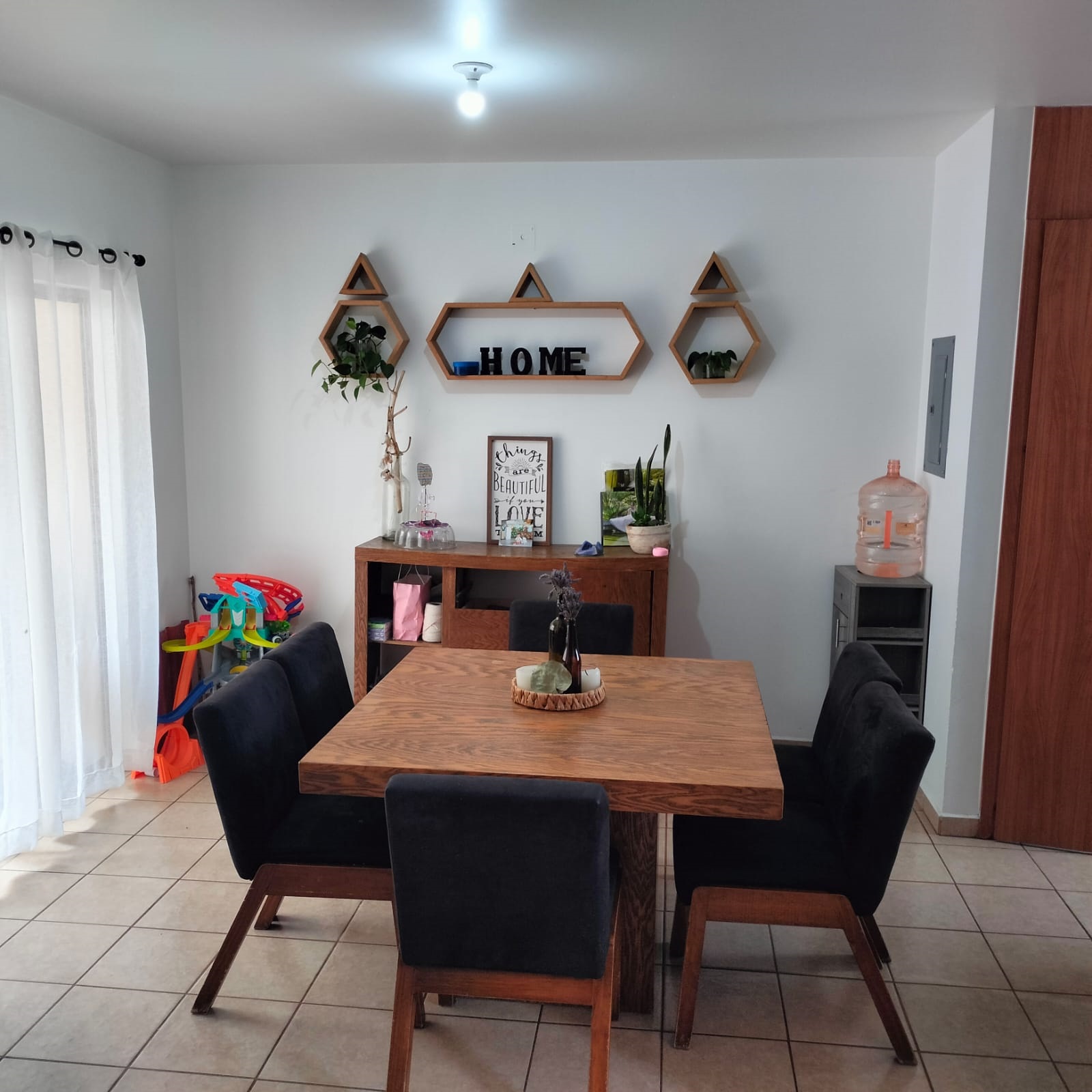 Casa en Venta en Villa California en VILLA CALIFORNIA, Tlajomulco de Zúñiga - foto 3 de 28