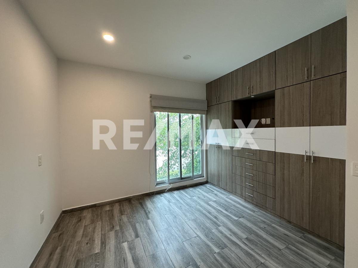Casa en Renta Solares 