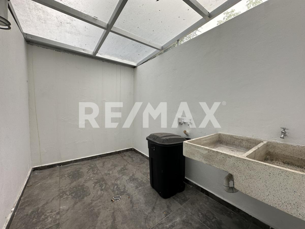 Casa en Renta Solares 