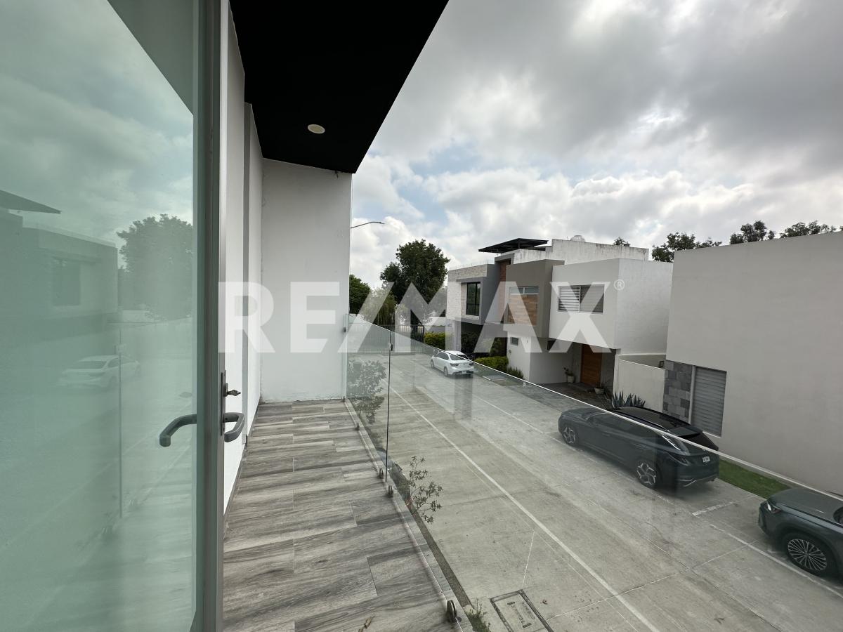 Casa en Renta Solares 