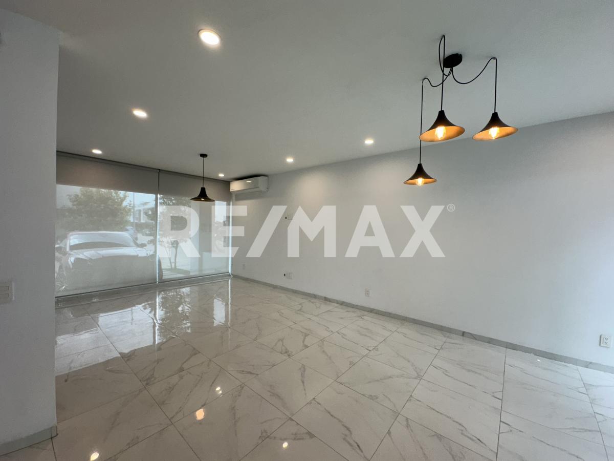 Casa en Renta Solares 