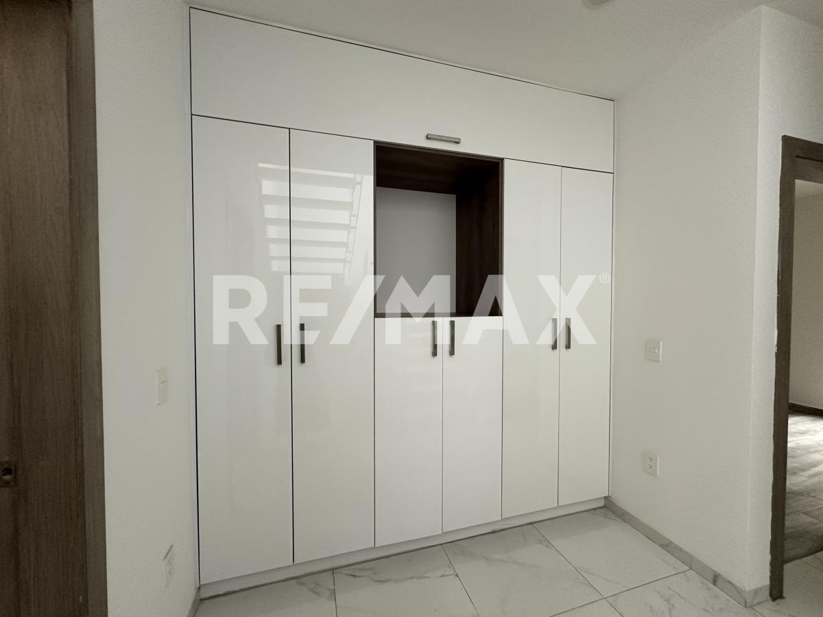 Casa en Renta Solares 