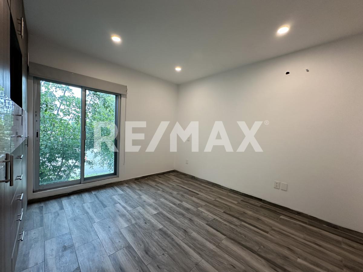 Casa en Renta Solares 