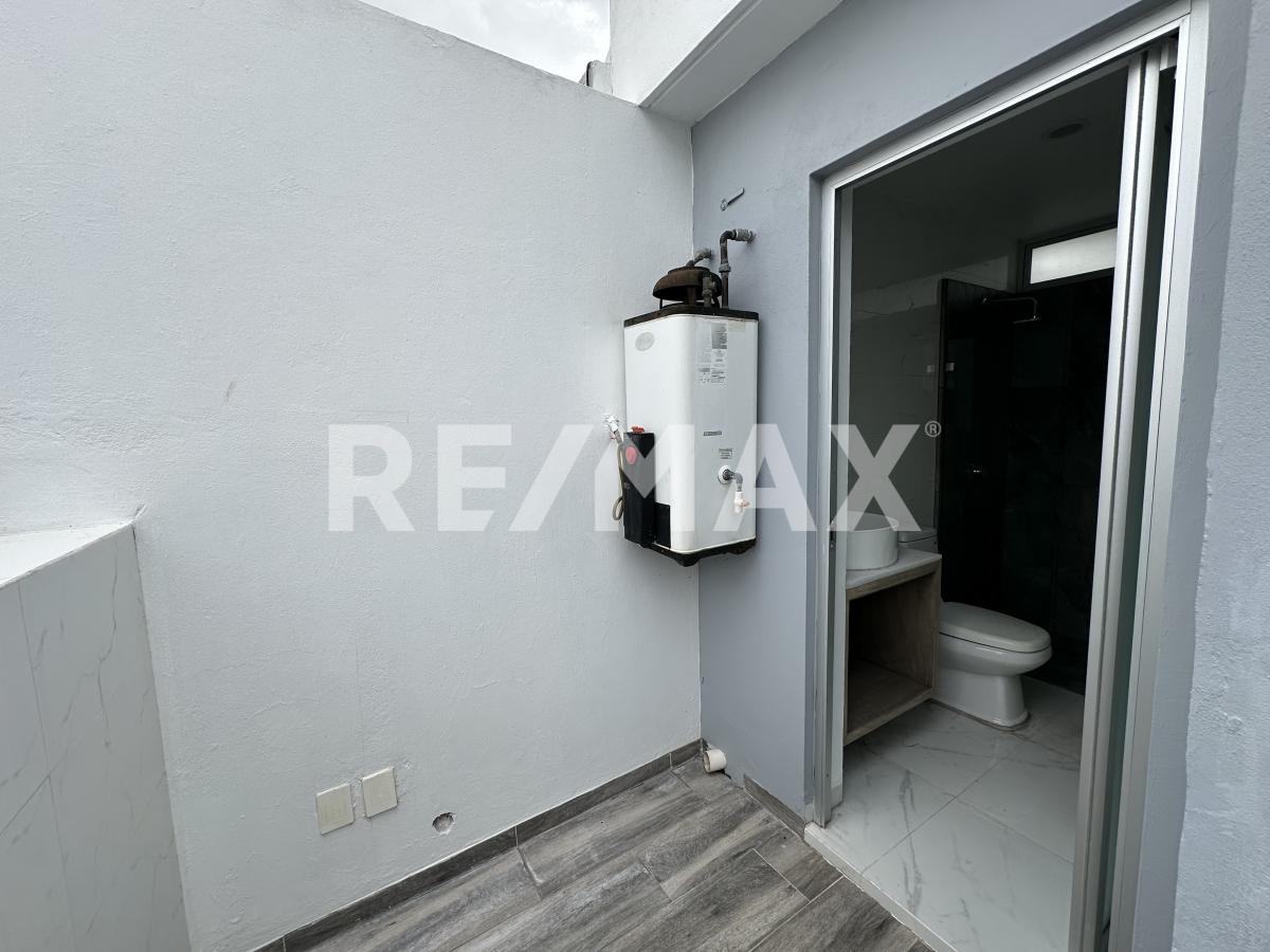 Casa en Renta Solares 