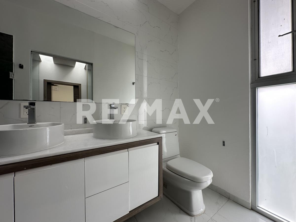 Casa en Venta en Solares 