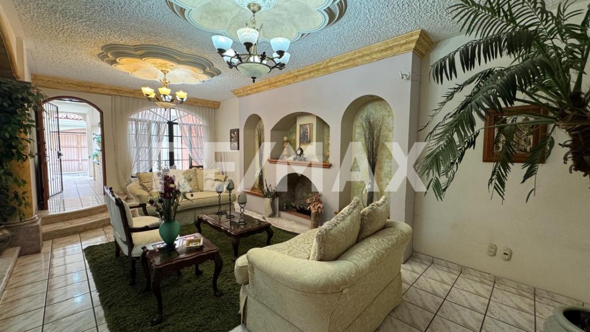 Casa en Venta en Jardines Universidad