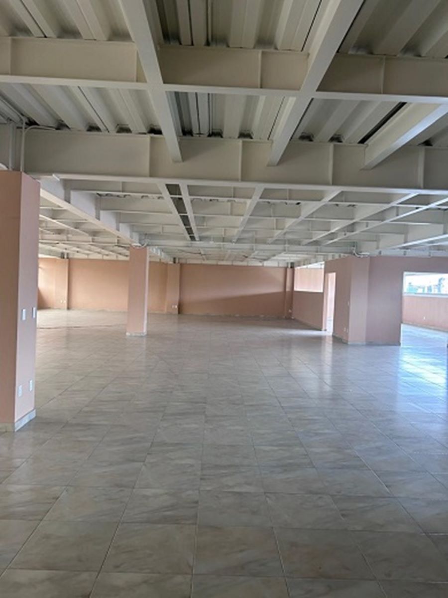 SE RENTA PRIMER PISO EDIFICIO CALZADA DE LAS ARMAS
