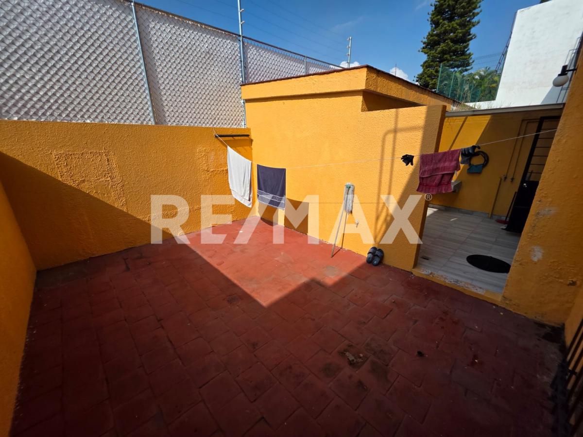CASA EN RENTA LOMAS DE ATEMAJAC
