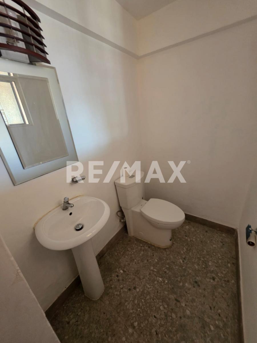 CASA EN RENTA LOMAS DE ATEMAJAC