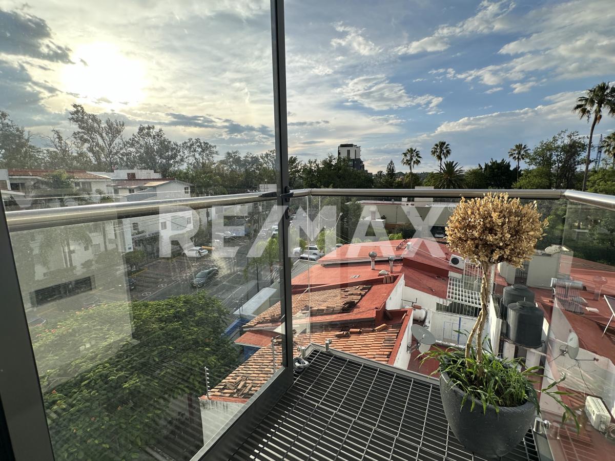 Departamento en Colomos Providencia 