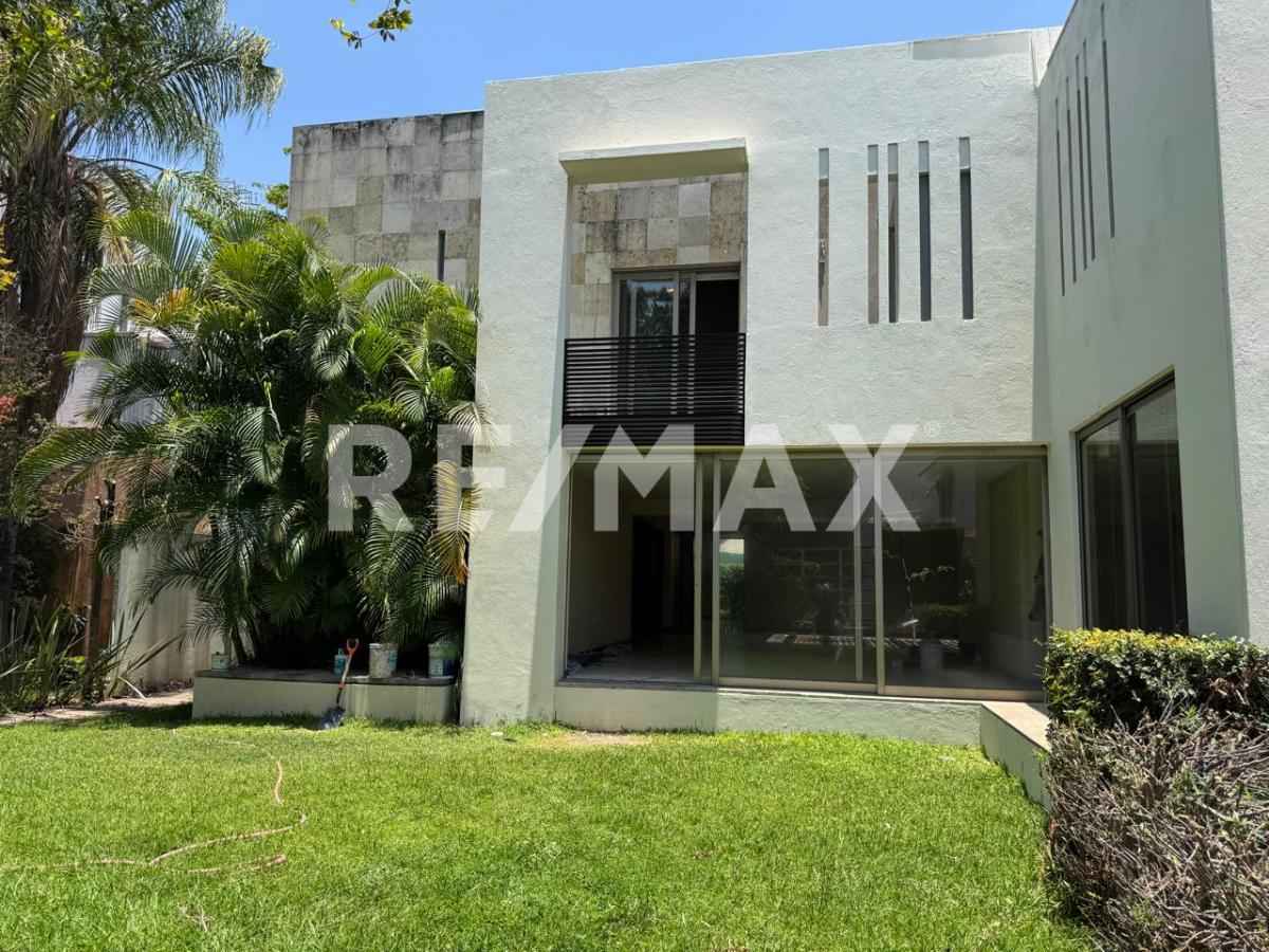 CASA EN RENTA EN VALLE REAL