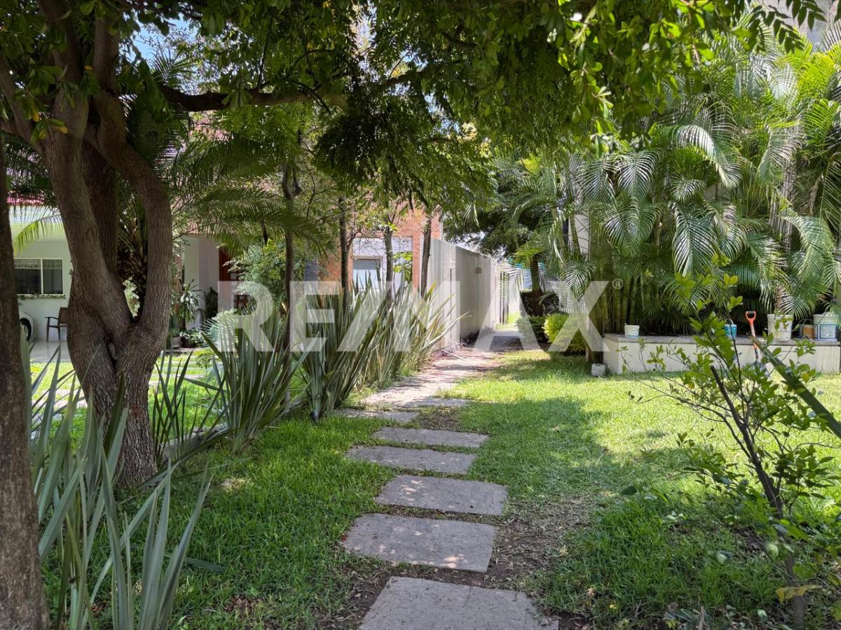 CASA EN RENTA EN VALLE REAL