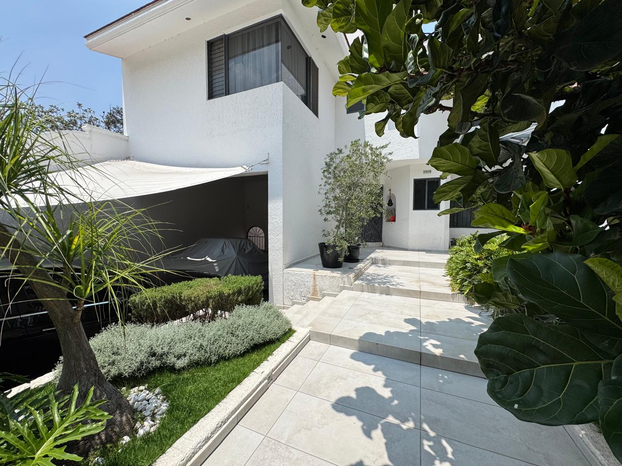 Casa en Venta Bugambilias  en Bugambilias, Zapopan - foto 2 de 41