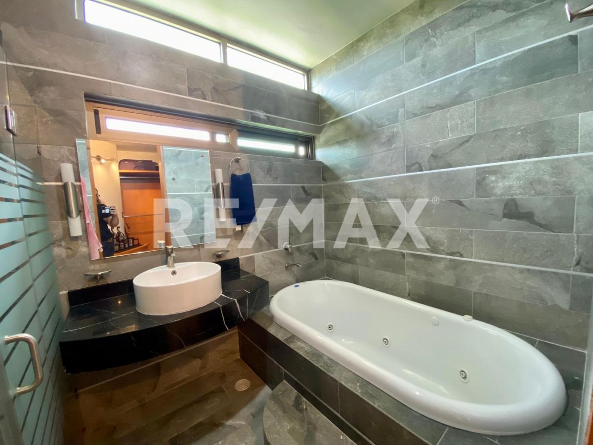 Casa en Venta  en Valle Imperial, Zapopan - foto 14 de 14