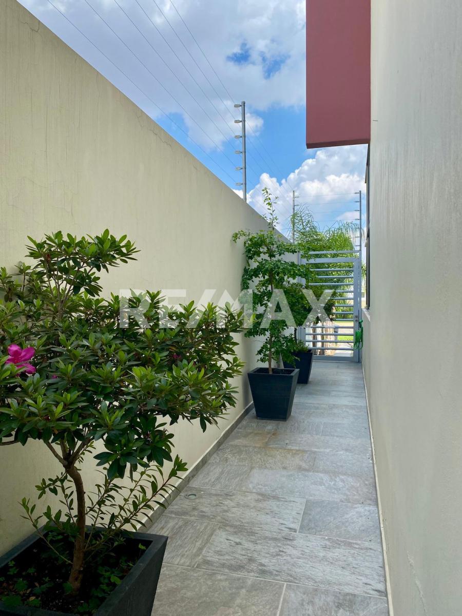 Casa en Venta  en Valle Imperial, Zapopan - foto 8 de 14