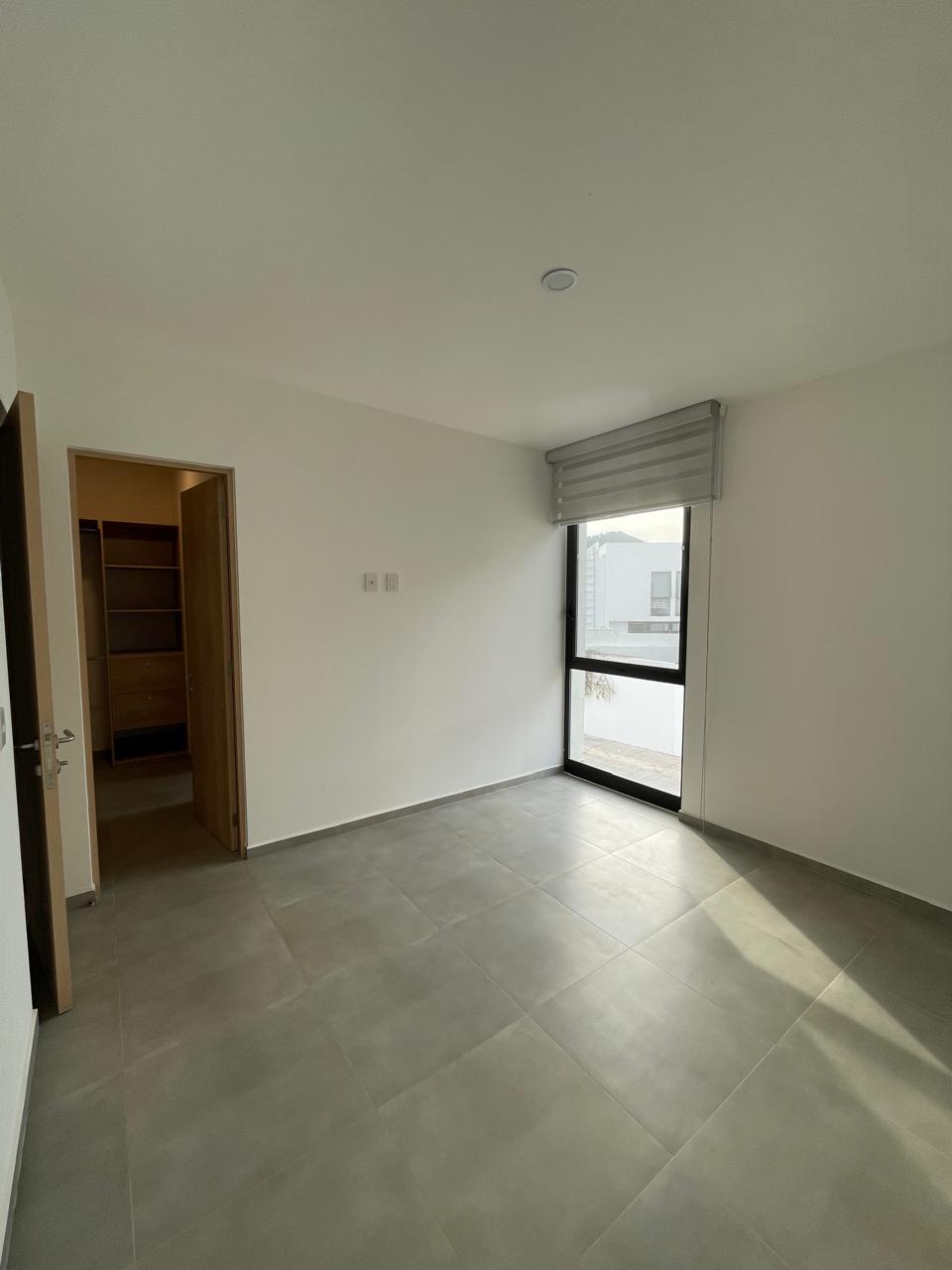 Casa en Venta en BOSQUES DE SANTA ANITA, Tlajomulco de Zúñiga - foto 2 de 34