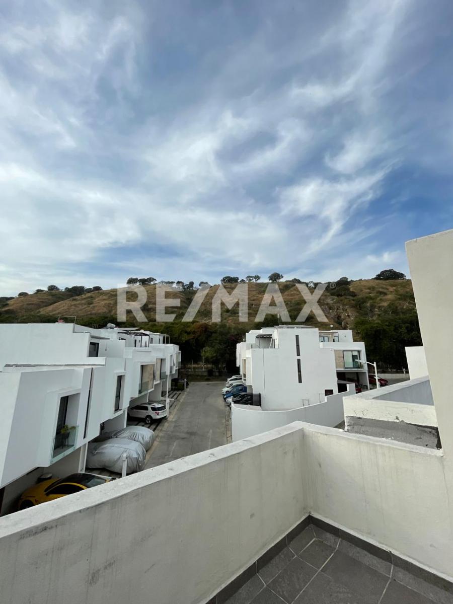 Casa en Venta en BOSQUES DE SANTA ANITA, Tlajomulco de Zúñiga - foto 12 de 34