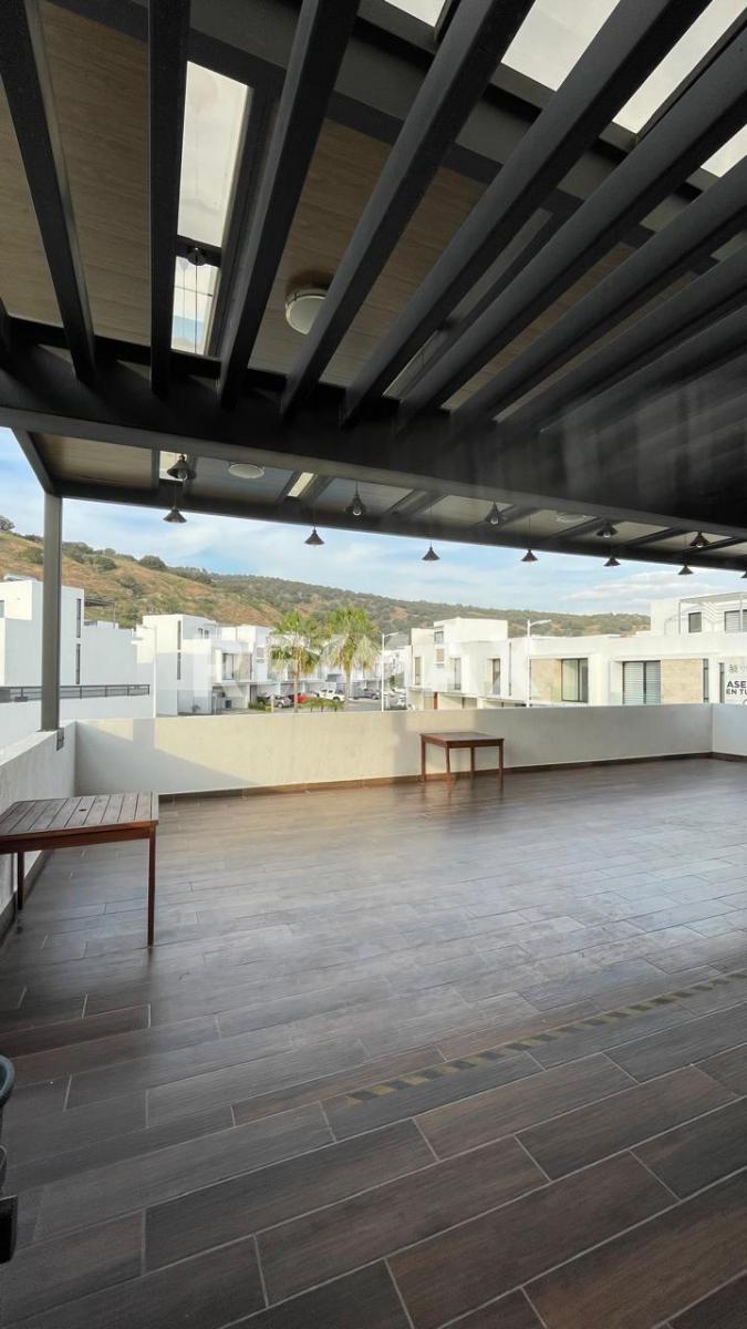 Casa en Venta en BOSQUES DE SANTA ANITA, Tlajomulco de Zúñiga - foto 32 de 34