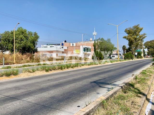 COMMERCIAL LOT ON JUAN PABLO II BOULEVARD