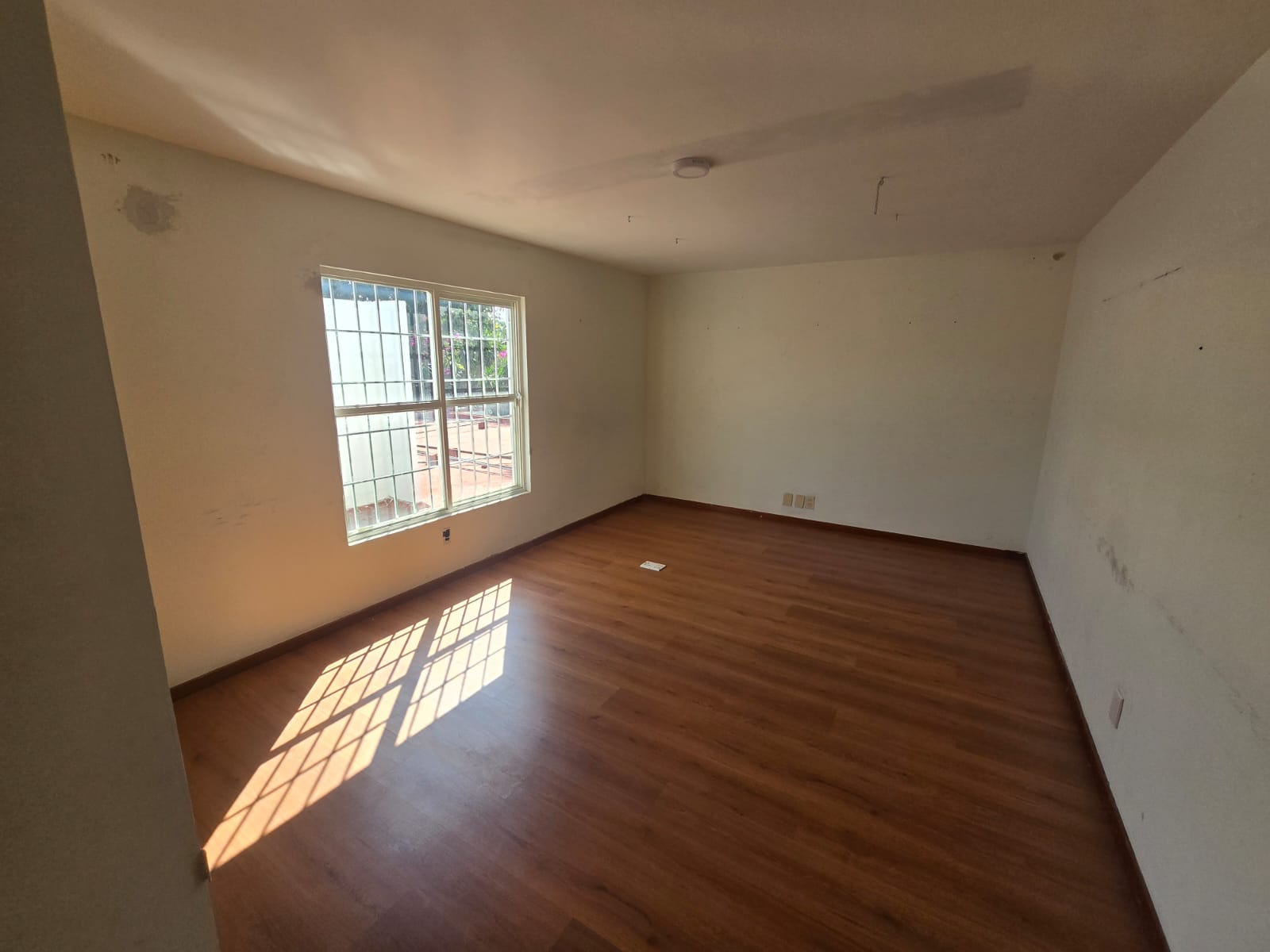 Casa en Renta para Uso Corporativo en Jardines del Bosque Centro, Guadalajara - foto 18 de 24