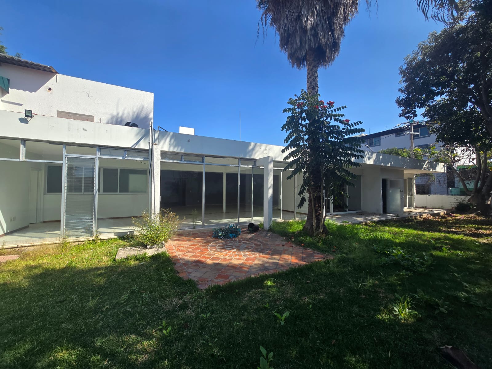 Casa en Renta para Uso Corporativo en Jardines del Bosque Centro, Guadalajara - foto 3 de 24