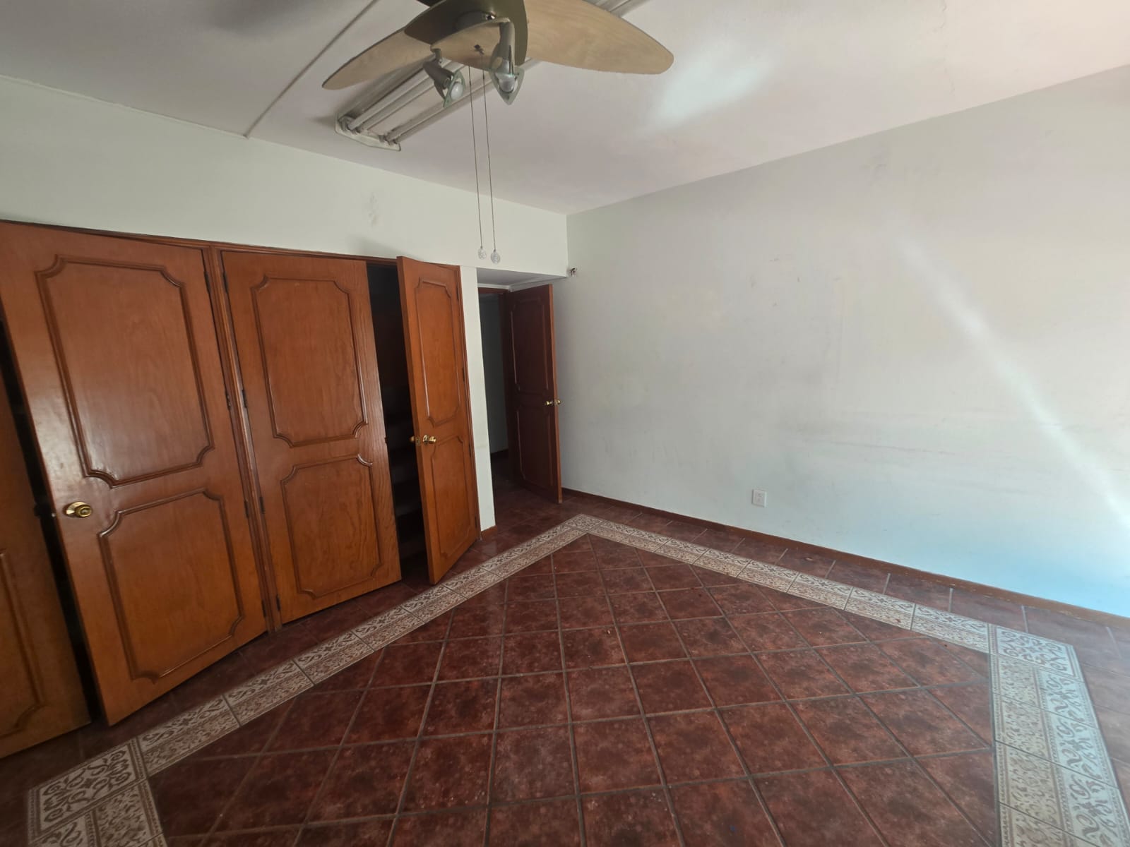 Casa en Renta para Uso Corporativo en Jardines del Bosque Centro, Guadalajara - foto 6 de 24